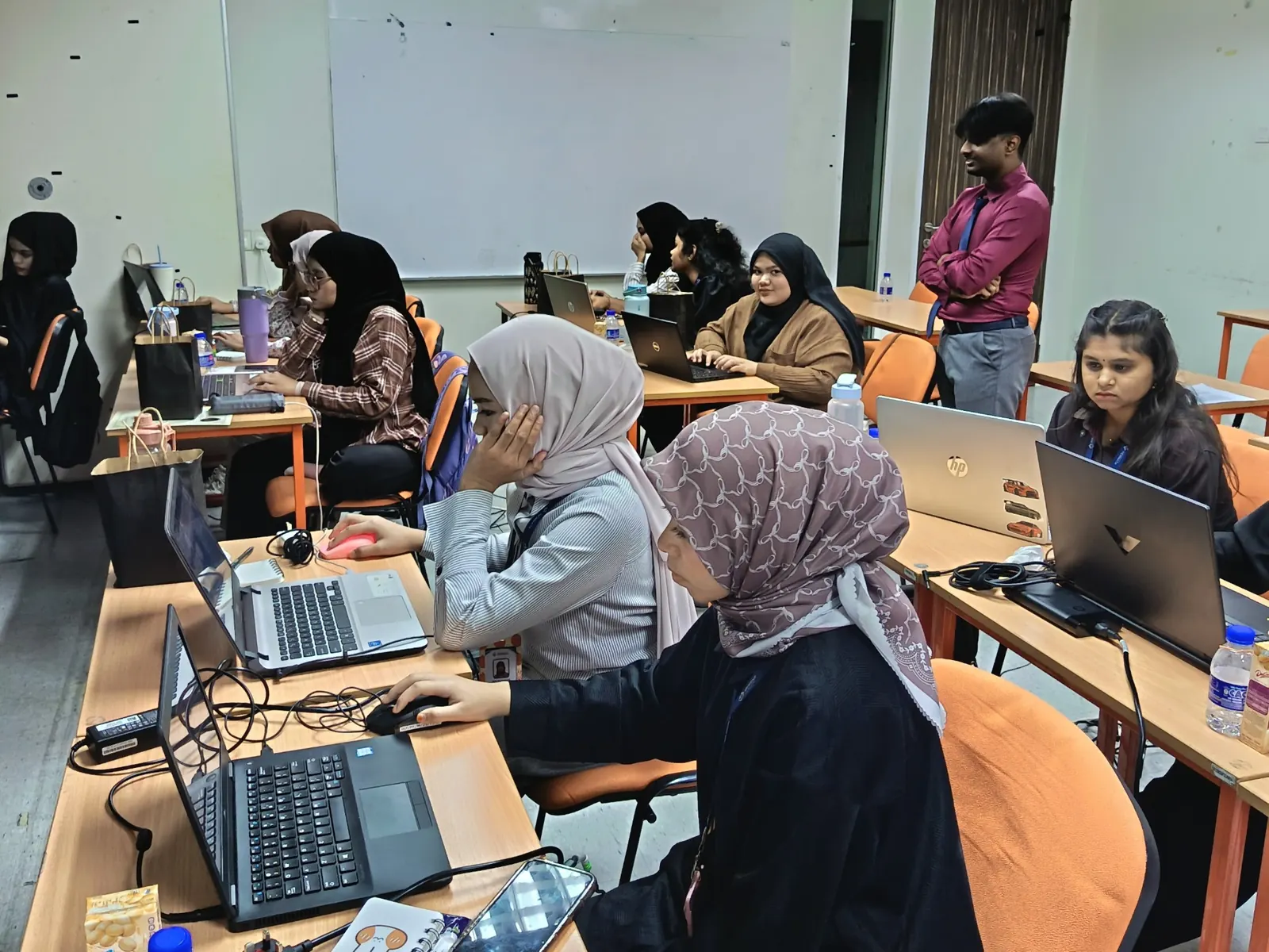Peserta menjalankan latihan secara amali