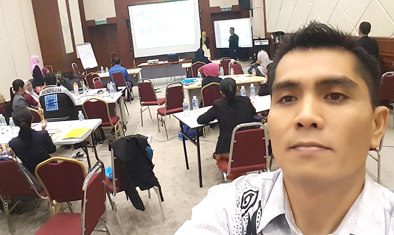 Aktiviti prompt PCOTCO dalam Kursus AI di Sabah