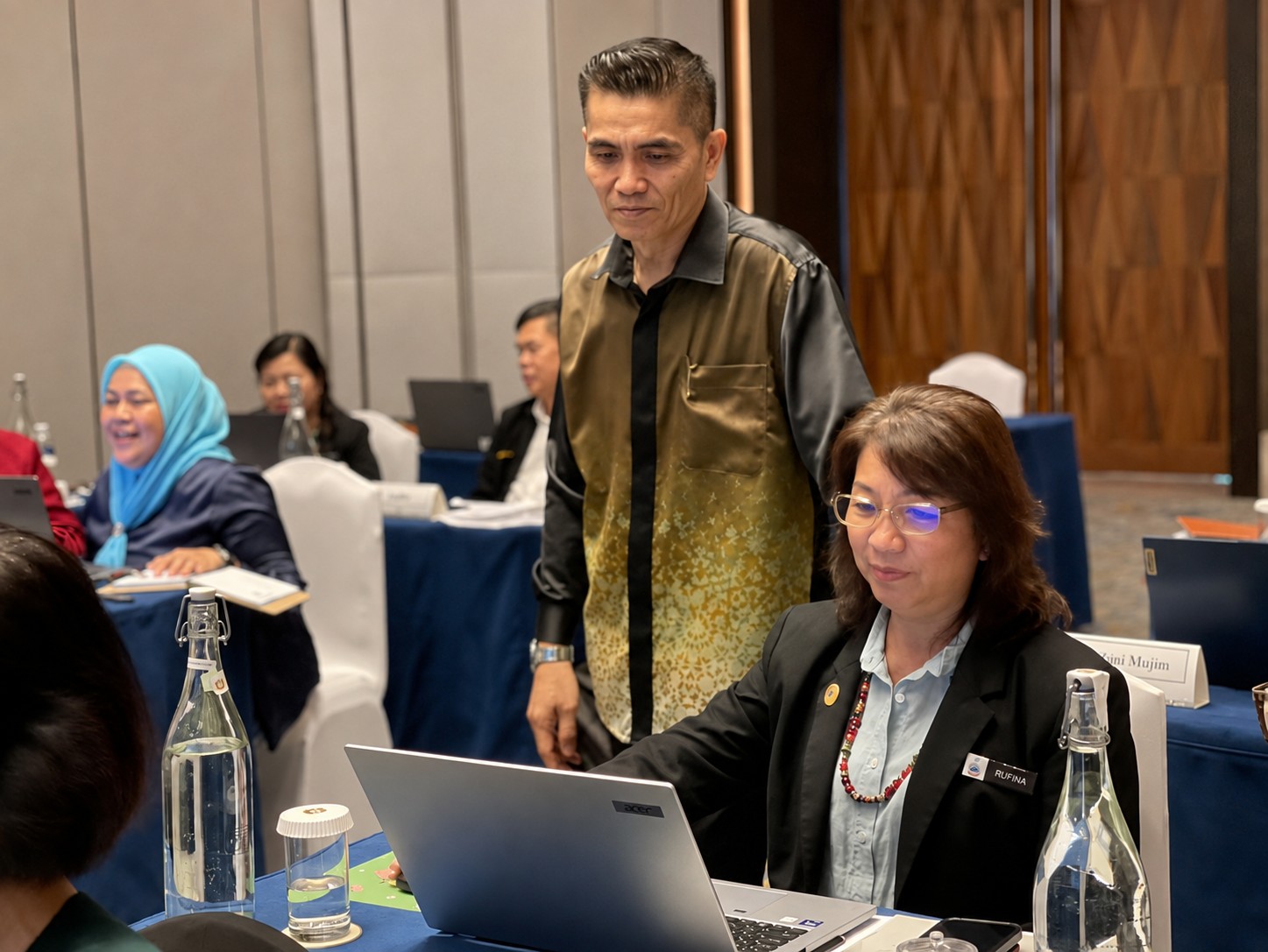 Latihan analisa data dan dashboard dalam Kursus AI di Sabah