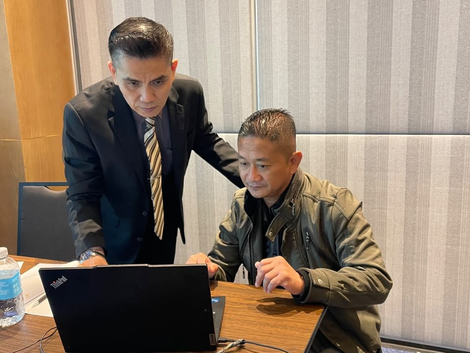 Latihan analisa data dan dashboard dalam Kursus AI di Sabah